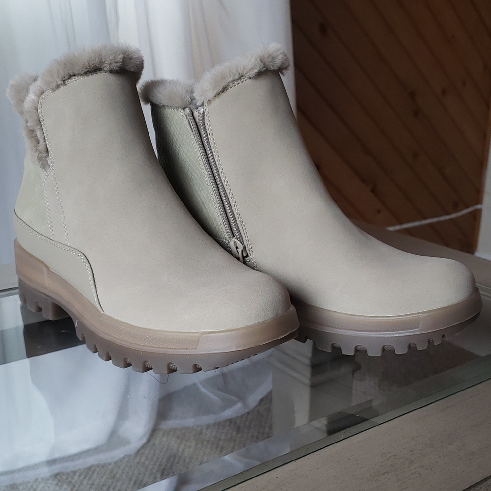 Women's Beartrap Beige Ankle Boots